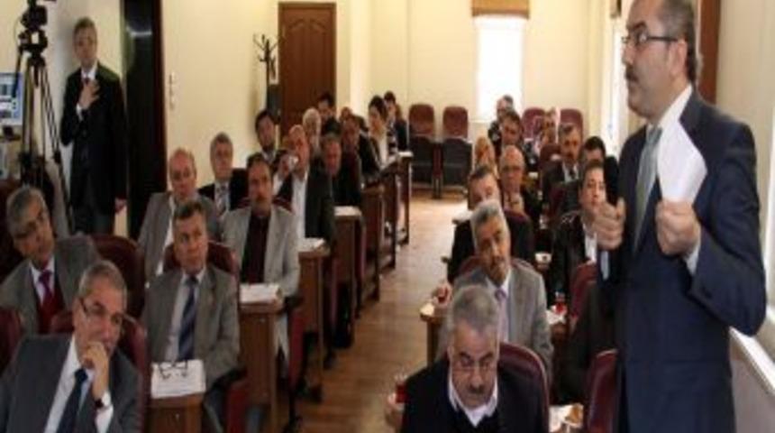 Meclis toplantısında 'makam aracı ve halk ekmek' tartışması