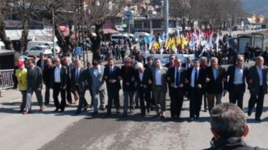 Sivas Davası ve Ergenekon soruşturmasını protesto ettiler