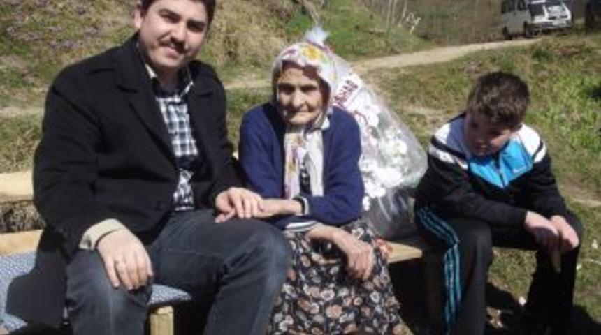 TİŞHAD &uuml;yeleri, bir asrı deviren Fatma &Ouml;zt&uuml;rk'&uuml; ziyaret etti