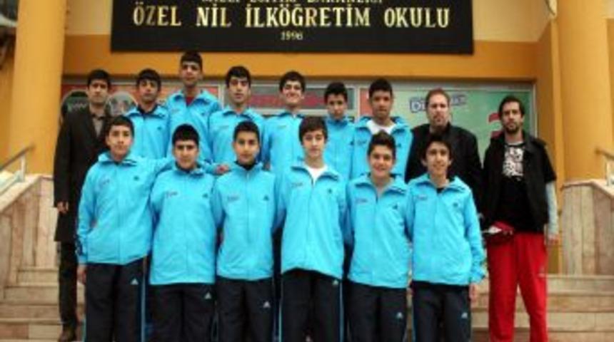 Dicle Okulları erkekler kategorisinde basketbol b&ouml;lge birincisi oldu
