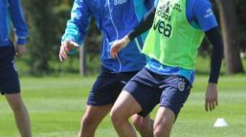 Fenerbah&ccedil;e'de Trabzon'da oynamayanlar Antalya hazırlıklarına başladı