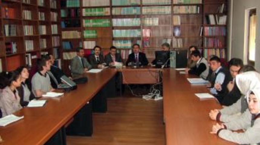 Lise ve dengi okul &ouml;ğrencileri arasında 'Naat-ı Şerif Okuma Yarışması'