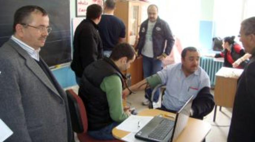 Veliler ve servis şof&ouml;rleri kan bağışına destek verdi