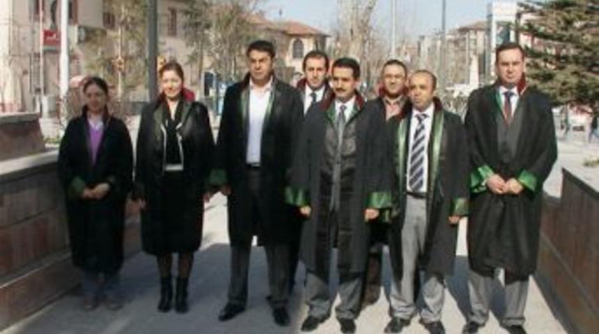 Avukatlar G&uuml;n&uuml;