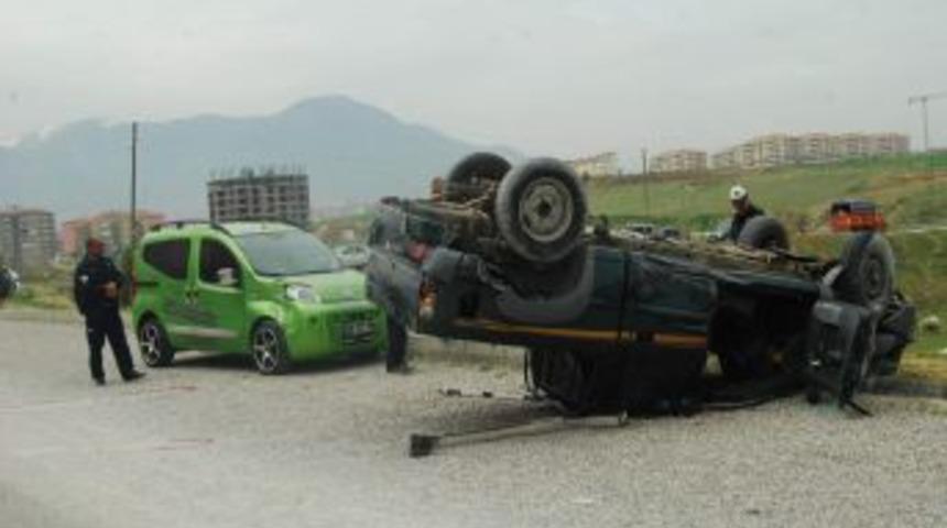 Denizli'de Trafik Kazası: 1 &Ouml;l&uuml;, 1 Yaralı