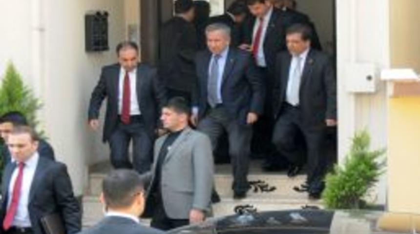 B&uuml;lent Arın&ccedil;, Bedi&uuml;zzaman Mevlidi&rsquo;ne katıldı