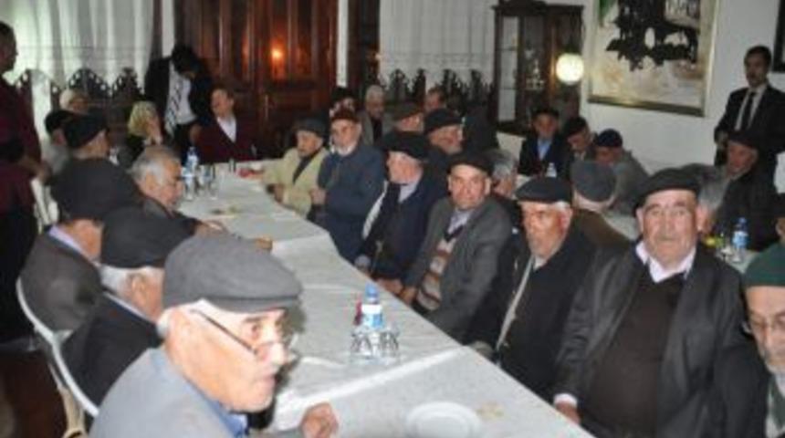 Yozgat&rsquo;ta huzurevi sakinleri g&ouml;n&uuml;llerince eğlendi