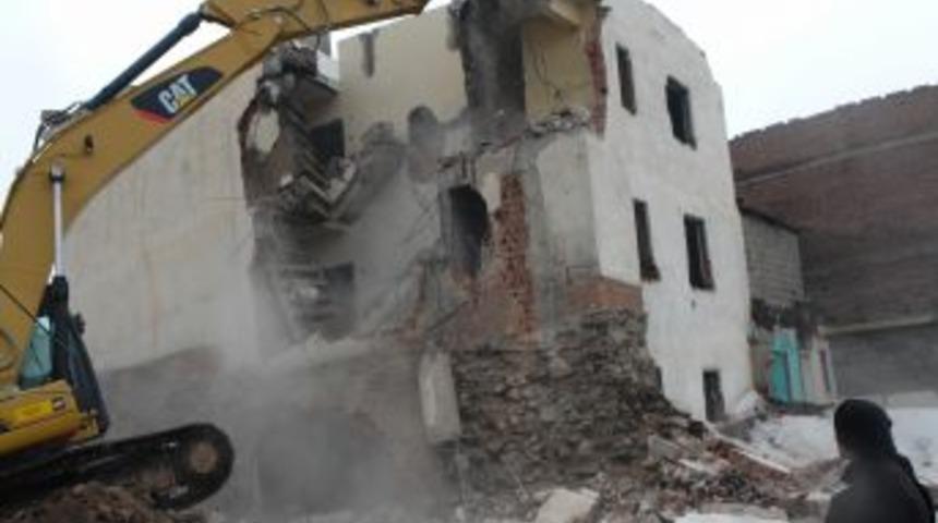 Yakutiye, 2012 yıkım &ccedil;alışmalarına başladı