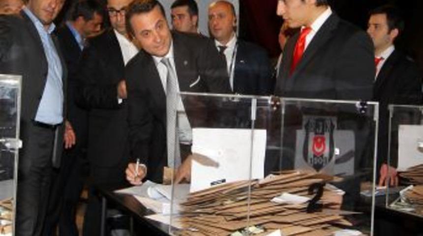 Beşiktaş'ta Fikret Orman'a 10 sandıktan 1758 oy &ccedil;ıktı