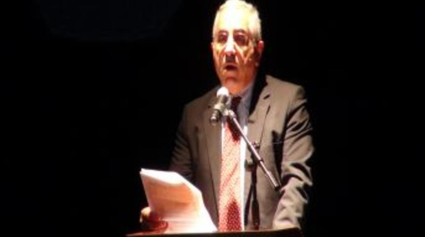 Prof. Dr. Ahmet Akg&uuml;nd&uuml;z