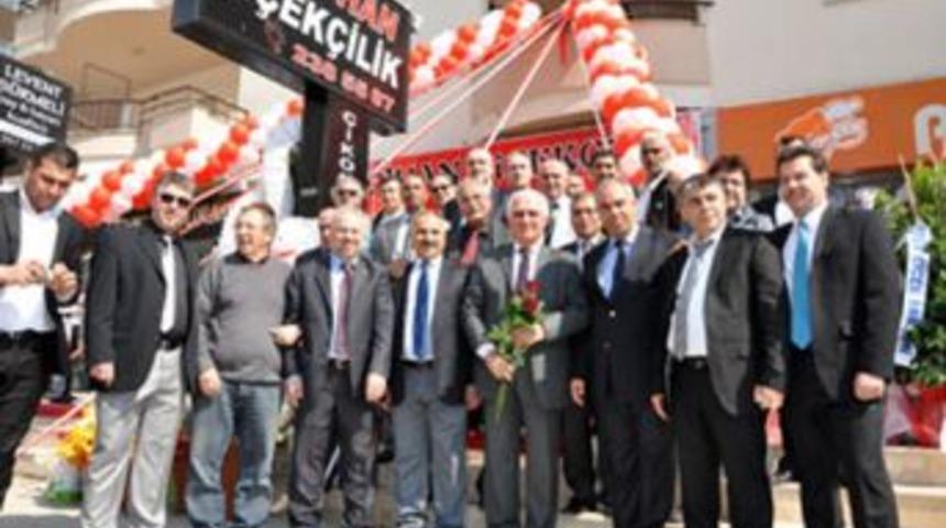 Seyhan &Ccedil;i&ccedil;ek&rsquo;e g&ouml;rkemli a&ccedil;ılış
