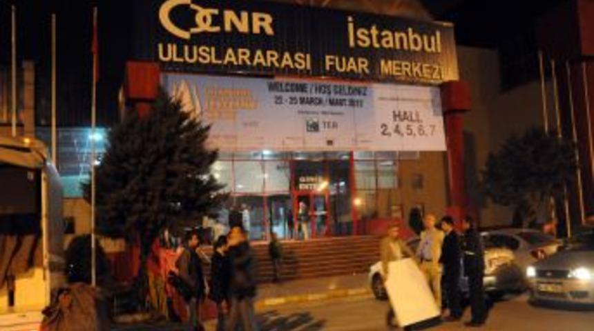 M&uuml;cevher fuarında 400 bin liralık soygun