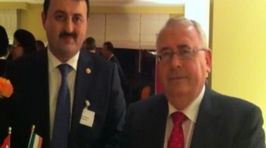 AK Partili G&uuml;lşen İrlandalı işadamları ile bir araya geldi