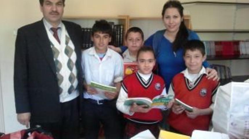 K&ouml;y okuluna k&uuml;t&uuml;phane kazandırdılar