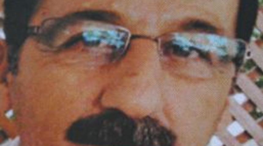 Emekli gazeteci g&ouml;zyaşları arasında defnedildi