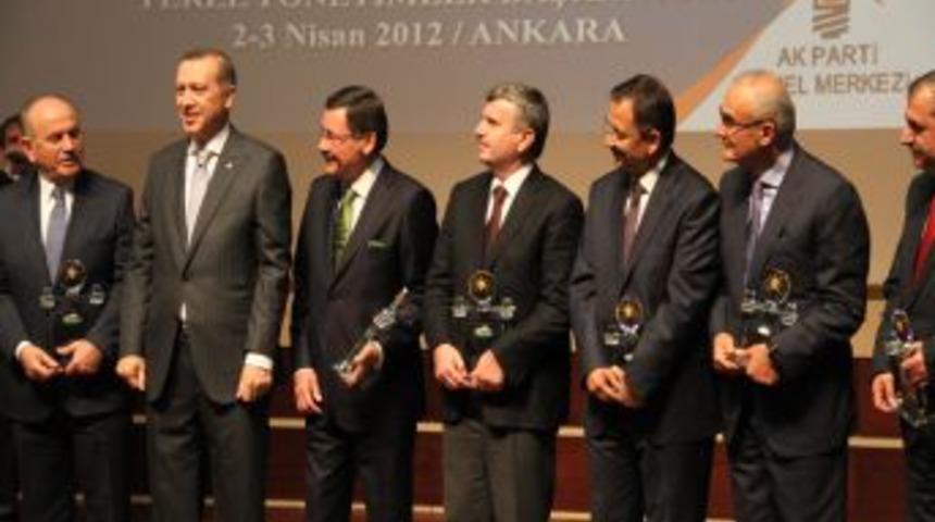 Ak Parti'den 'yerel Y&ouml;netimler Ve Aile' Sempozyumu