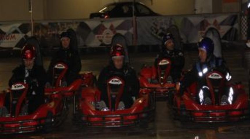 Erzurum'da Polisler Go-Kart Pistinde Alkolmetre &Uuml;fledi