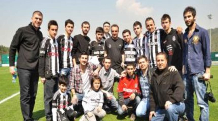 &lsquo;&Uuml;lker Ayın Gol&uuml;&rsquo; talihlileri Beşiktaş antrenmanında