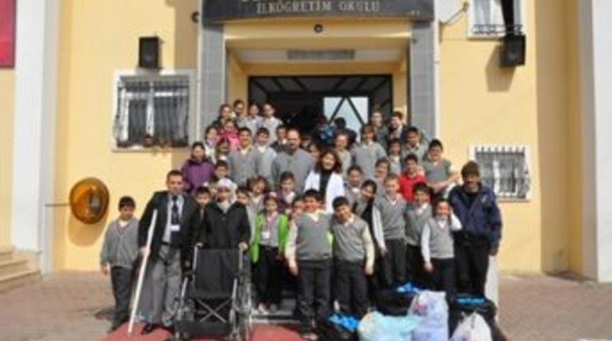 &Ouml;ğrencilerden 16 bin Mavi Kapak&hellip;