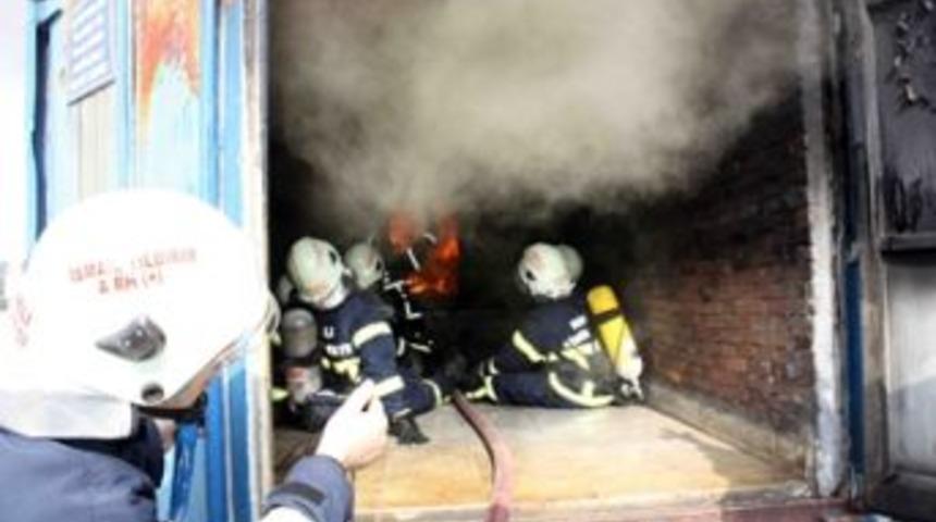 Ateşe g&ouml;n&uuml;ll&uuml; girdiler