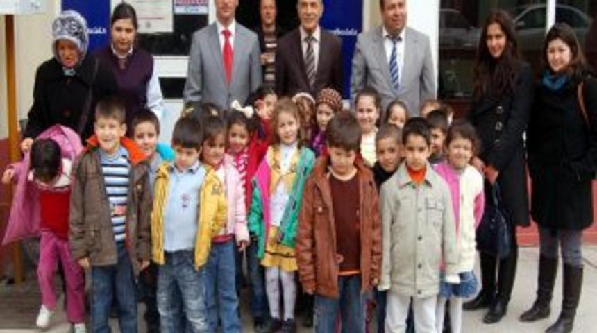 Anaokulu &Ouml;ğrencilerinden Yıld&ouml;n&uuml;m&uuml; Kutlaması