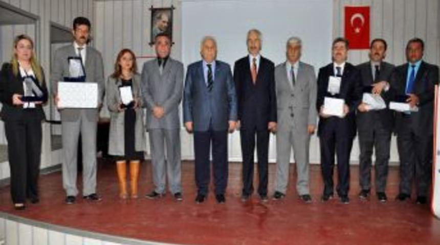 Toplam kalite y&ouml;netiminde dereceye giren okullar &ouml;d&uuml;llendirildi