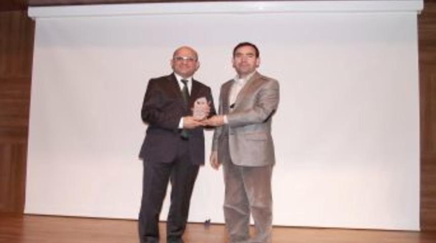 Prof. &Ouml;zt&uuml;rk: &Ccedil;ocuk eğitiminde en &ouml;nemli şey sabır