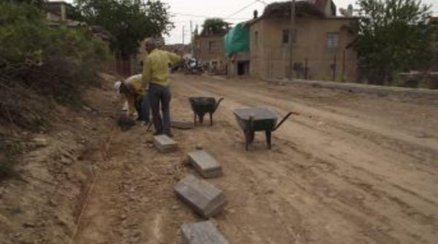 Atabağı'nda beton parke d&ouml;şeme &ccedil;alışmaları yaza bitecek
