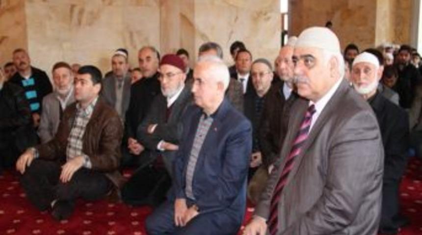 İmam Hatip Lisesi &ouml;ğrencileri, g&uuml;zel ezan okumak i&ccedil;in yarıştı