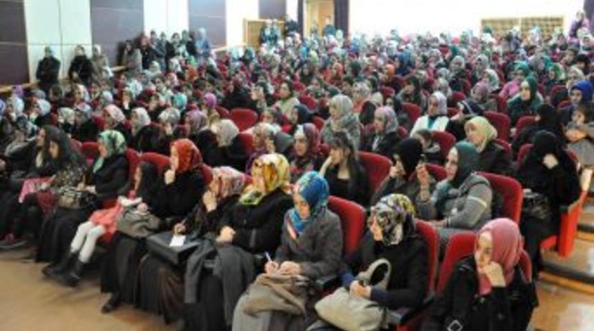 Yazar Vehbi Vakkaoğlu: &Ccedil;anakkale Zaferi'nde kadınların payı y&uuml;zde 50