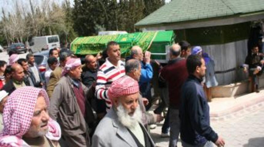 Maganda kurşunuyla &ouml;len &ccedil;ocuk cenaze namazını kıldıran imamı ağlattı