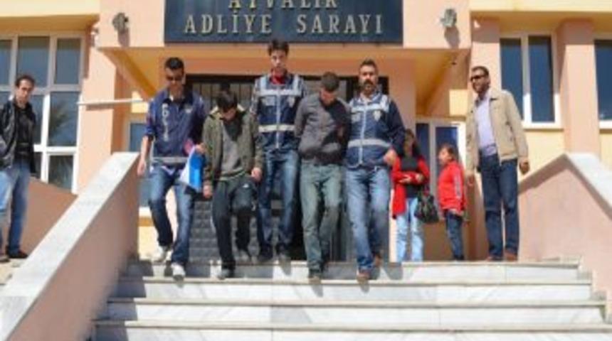 Ayvalık'ta iki hırsızlık zanlısı yakalandı