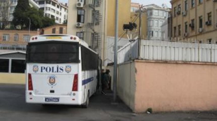 Nevruzda olay &ccedil;ıkaran 34 kişi, adliyeye sevk edildi