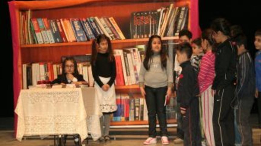 Yenig&uuml;n: T&uuml;rkiye, okuyan ve araştıran yeni nesille birlikte daha ileriye gidecek