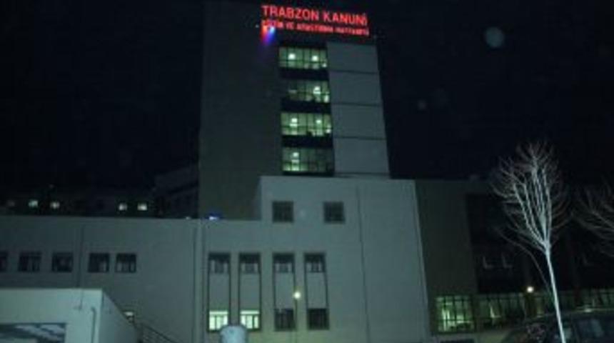 Uganda'da trafik kazası ge&ccedil;iren gurbet&ccedil;i ambulans u&ccedil;akla Trabzon'a getirildi