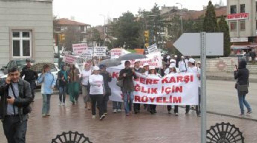 "T&uuml;t&uuml;n ve obezite kansere davetiye &ccedil;ıkarıyor"