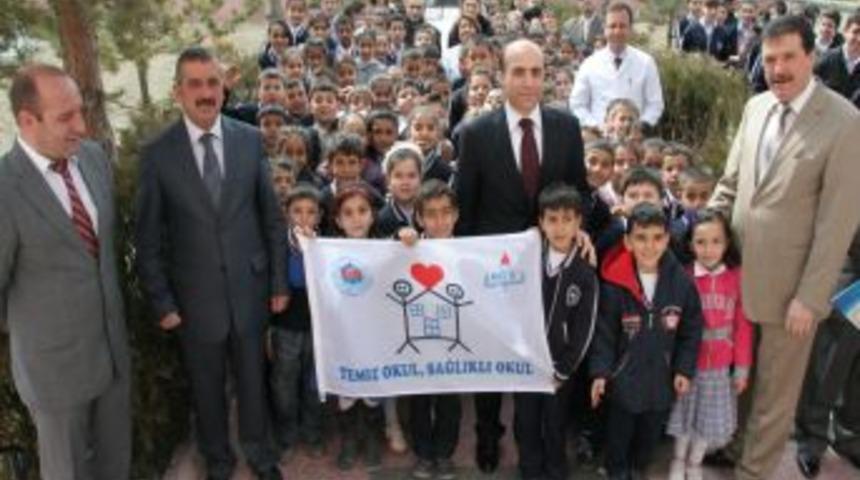 Hayrettin Paşa İlk&ouml;ğretim Okulu'nda &lsquo;Beyaz Bayrak&rsquo; sevinci