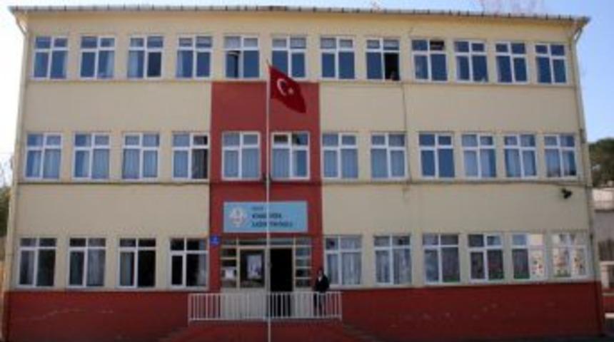 Eğitim Sen, Kenan Evren İlk&ouml;ğretim Okulu'nun adının Erdal Eren olmasını istedi