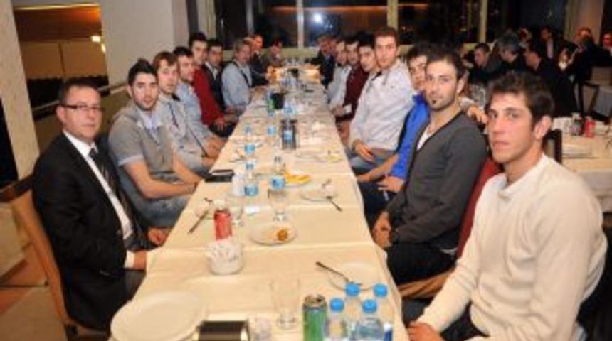 Halkbank y&ouml;netiminden moral yemeği