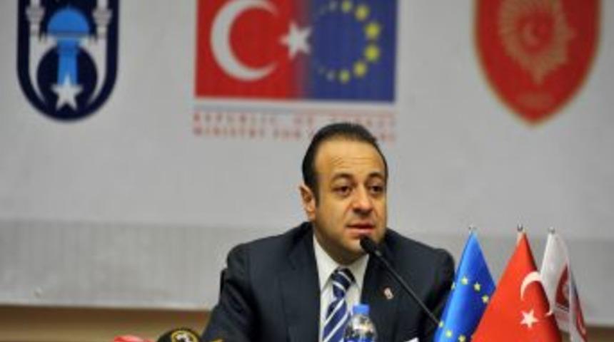 Bakan Bağış, CHP&rsquo;nin Tandoğan&rsquo;daki grup toplantısını eleştirdi