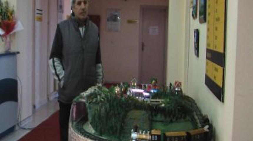 Huzurevinde maket site yaptı