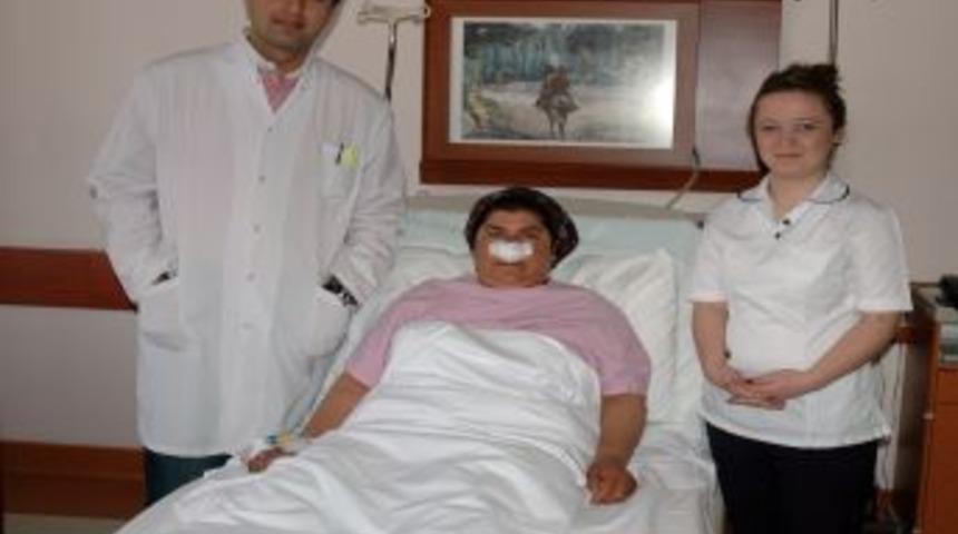 Burun deliğinden girilip, beyindeki t&uuml;m&ouml;r&uuml; alındı