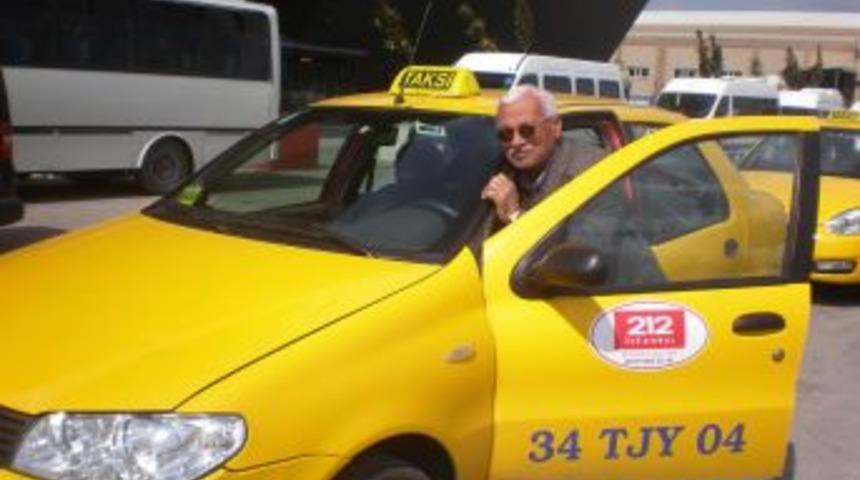 Taksiciler, akaryakıttan iterek tasarruf ediyor