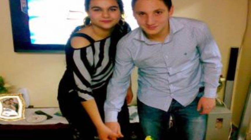 R&uuml;yasında Aldatıldığını G&ouml;ren Koca Eşini Bı&ccedil;akladı