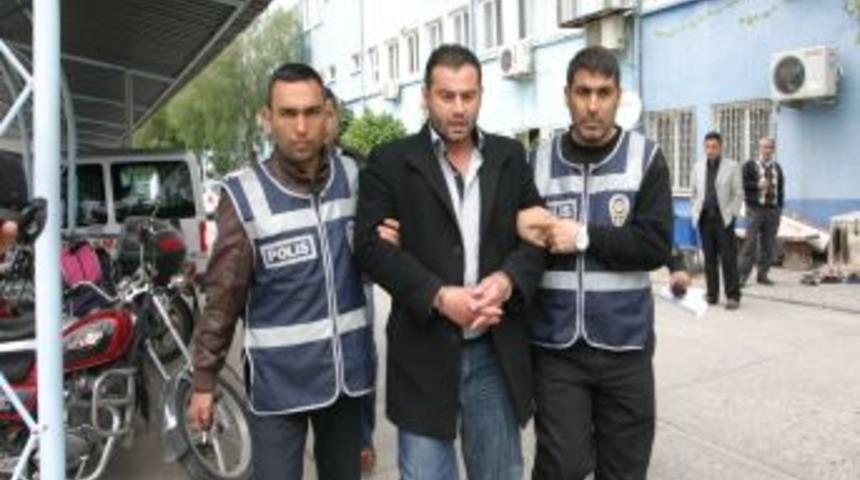 Boşandığı eşini tehdit ettiği iddiasıyla g&ouml;zaltına alındı