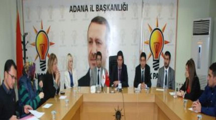 AK Partili gen&ccedil;ler &ccedil;ıtayı y&uuml;kseltiyor