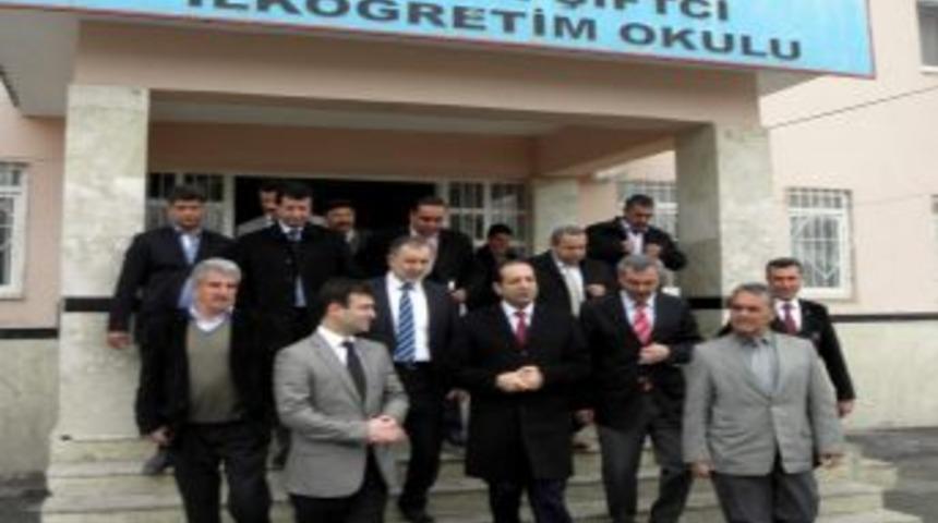 Ak Parti Van Milletvekili Fatih &Ccedil;iftci'nin Okul Ziyareti