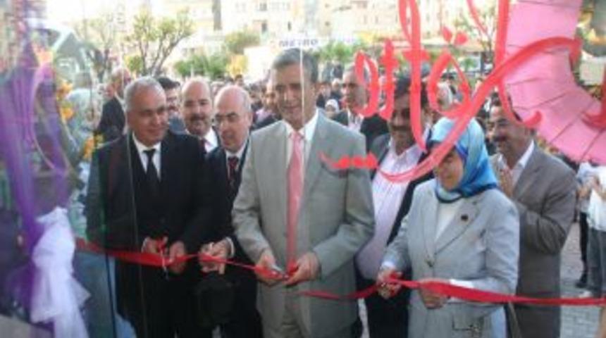 Bahar Hanımlar Derneği &ouml;ğrenciler yararına kermes a&ccedil;tı