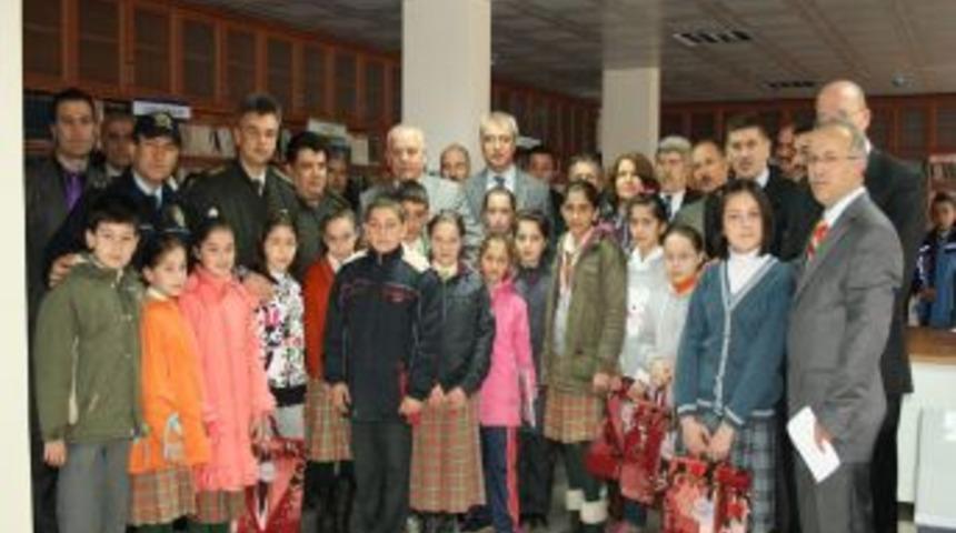 Vakfıkebir&rsquo;de kitap kurtları &ouml;d&uuml;llendirildi