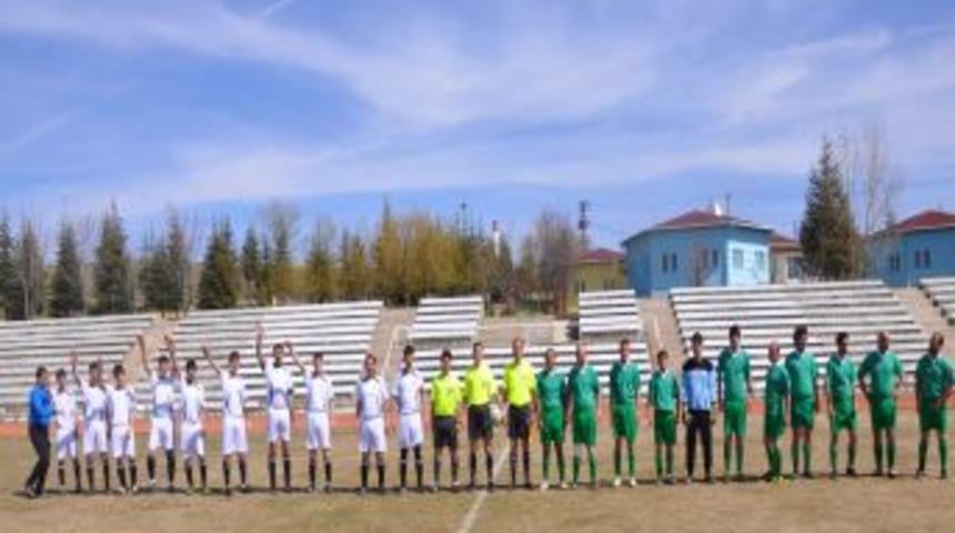 İşitme engelliler deplasmandan yenilgiyle d&ouml;nd&uuml;